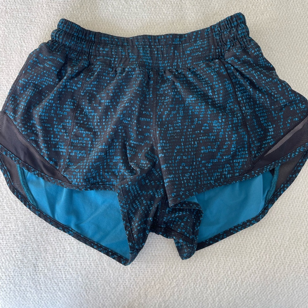 Lululemon Hotty Hot shorts size 4